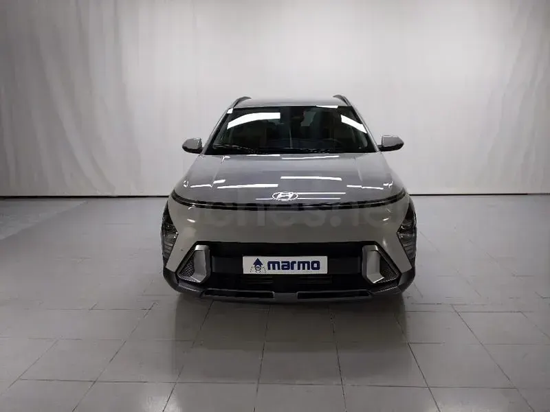 Usado Hyundai Kona 100 CV (73 kW) 2025 Azul SUV
