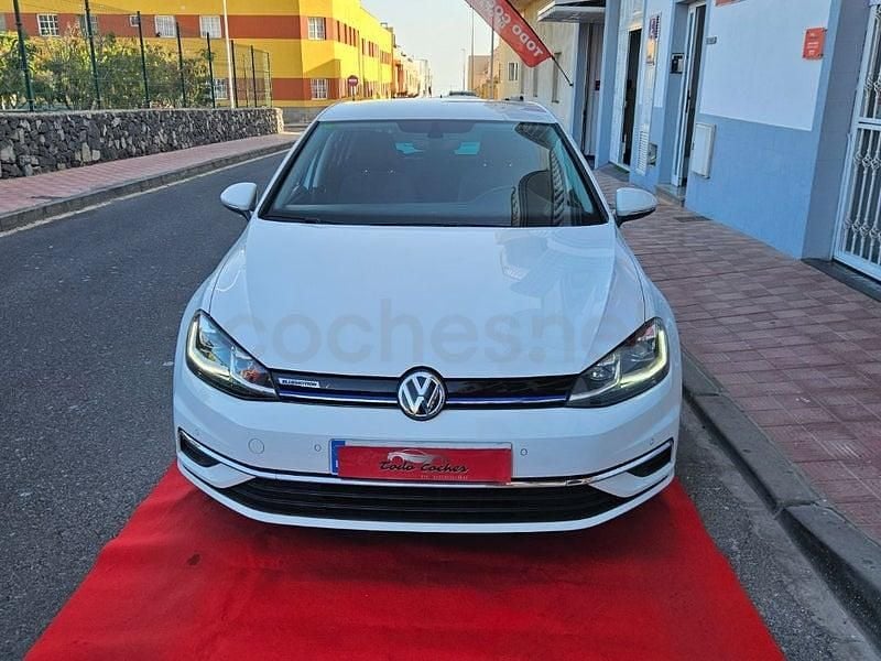 Usado VW Golf VIII Edition 130 CV (95 kW) 2020 Blanco Berlina