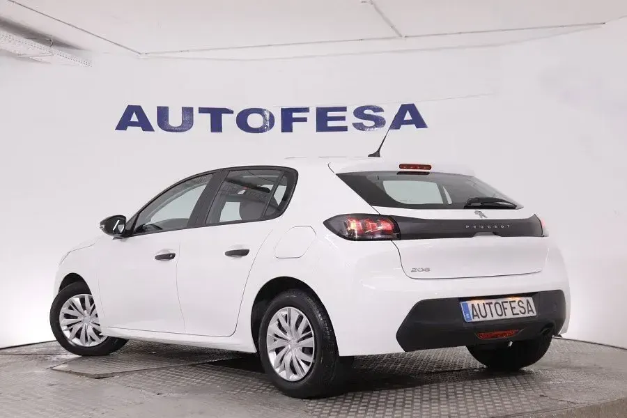 Usado Peugeot 208 75 CV (55 kW) 2021 Blanco Utilitario