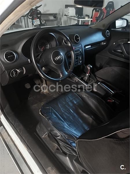 Usado Audi A3 Attraction 100 CV (73 kW) 2004 Blanco Utilitario