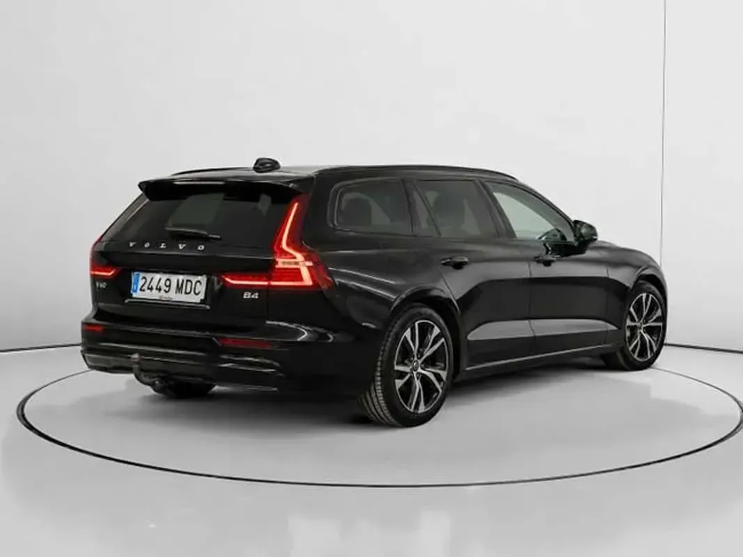 Usado Volvo V60 Plus 197 CV (144 kW) 2022 Negro Familiar