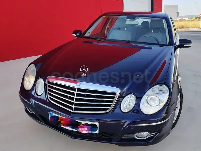 Usado Mercedes E280 Avantgarde 190 CV (139 kW) 2007 Azul Berlina