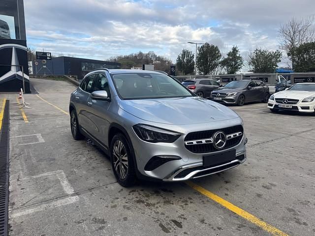 Nuevo Mercedes GLA200 163 CV (119 kW) 2025 Gris SUV
