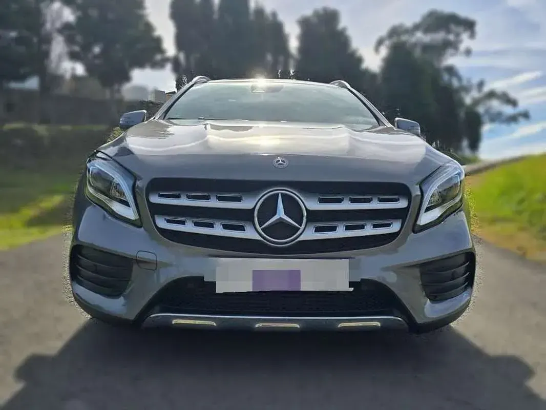 Usado Mercedes GLA220 177 CV (130 kW) 2018 Gris SUV