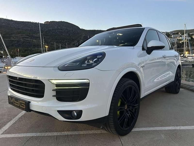 Usado Porsche Cayenne S E-Hybrid Platinum Edition 416 CV (305 kW) 2017 Blanco SUV