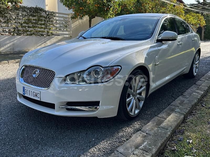 Blanco Usado 2009 Jaguar XF Luxury Berlina | 7900 € (Buen precio) - Imagen 1/4
