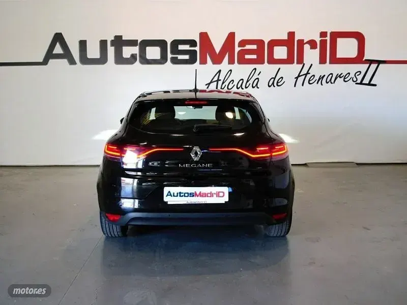 Usado Renault Mégane II Equilibre 115 CV (84 kW) 2022 Negro Berlina