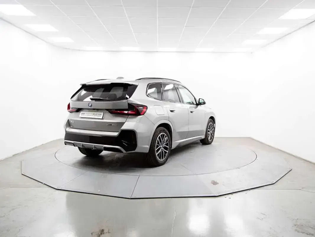 Usado BMW X1 245 CV (180 kW) 2025 Plateado SUV