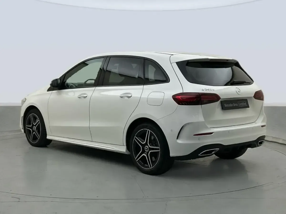 Usado Mercedes B250 218 CV (160 kW) 2025 Blanco Utilitario