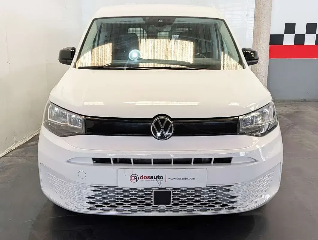 Usado VW Caddy 122 CV (89 kW) 2023 Blanco Monovolumen