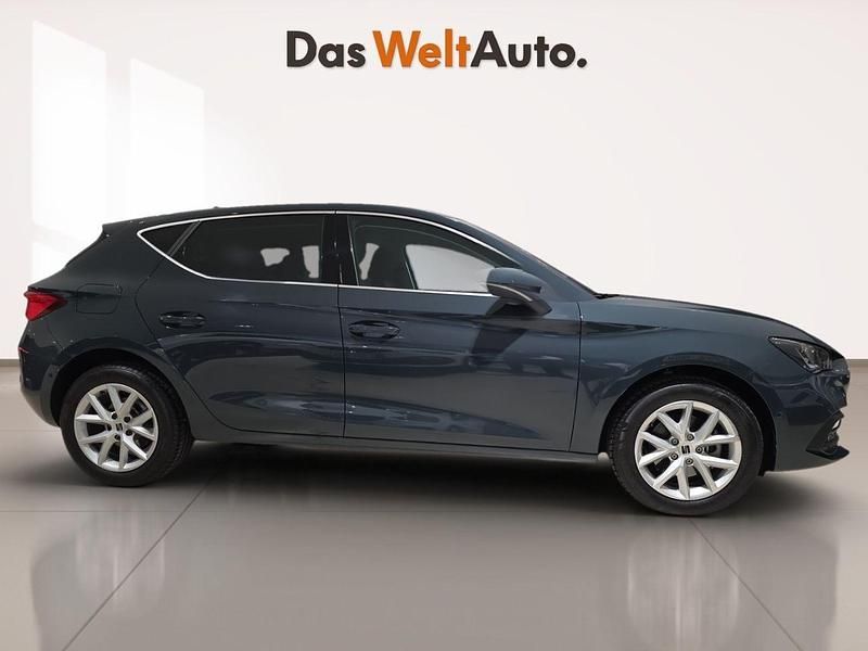 Usado Seat Leon Style 116 CV (85 kW) 2025 Azul Berlina