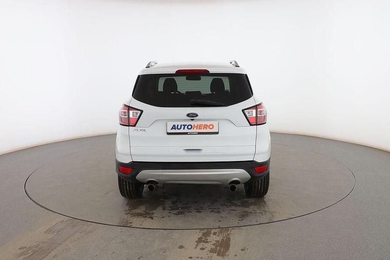 Usado Ford Kuga Business Edition 120 CV (88 kW) 2017 Blanco SUV