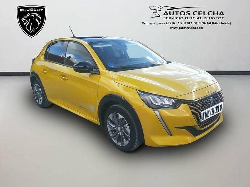 Usado Peugeot e-208 Allure 100 kW (136 CV) 2022 Amarillo Utilitario