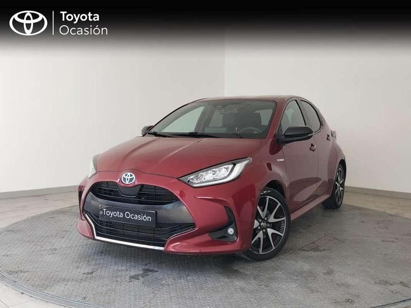 Rojo Usado 2021 Toyota Yaris Hybrid Style Berlina | 18.200 € (Precio justo) - Imagen 1/4