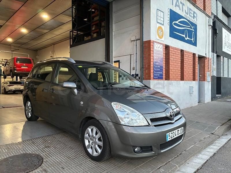 Usado Toyota Corolla Verso Luna 116 CV (85 kW) 2005 Gris / plata Monovolumen