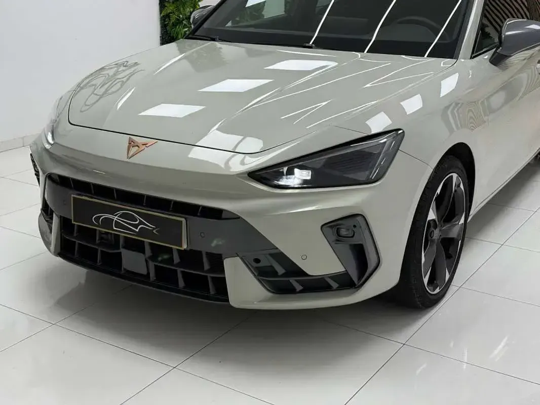 Usado Cupra Leon 150 CV (110 kW) 2024 Gris Utilitario