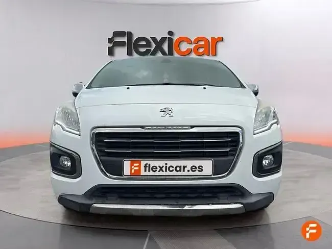 Usado Peugeot 3008 Style 120 CV (88 kW) 2015 Blanco Familiar