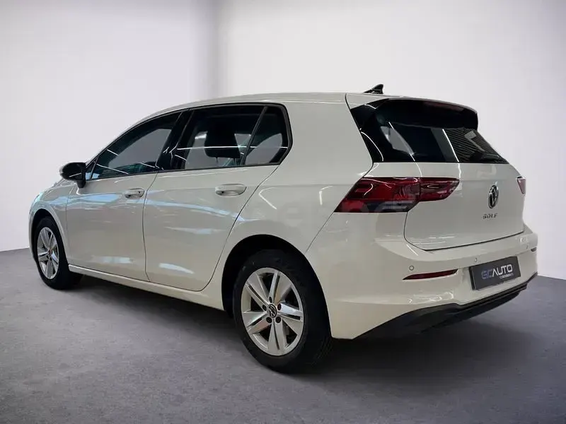 Usado VW Golf VIII Life 130 CV (95 kW) 2022 Blanco Berlina