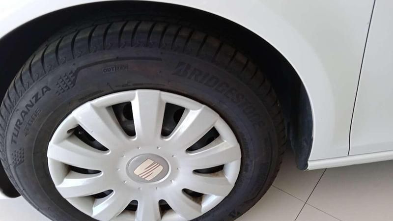 Usado Seat Leon 86 CV (63 kW) 2011 Blanco Utilitario