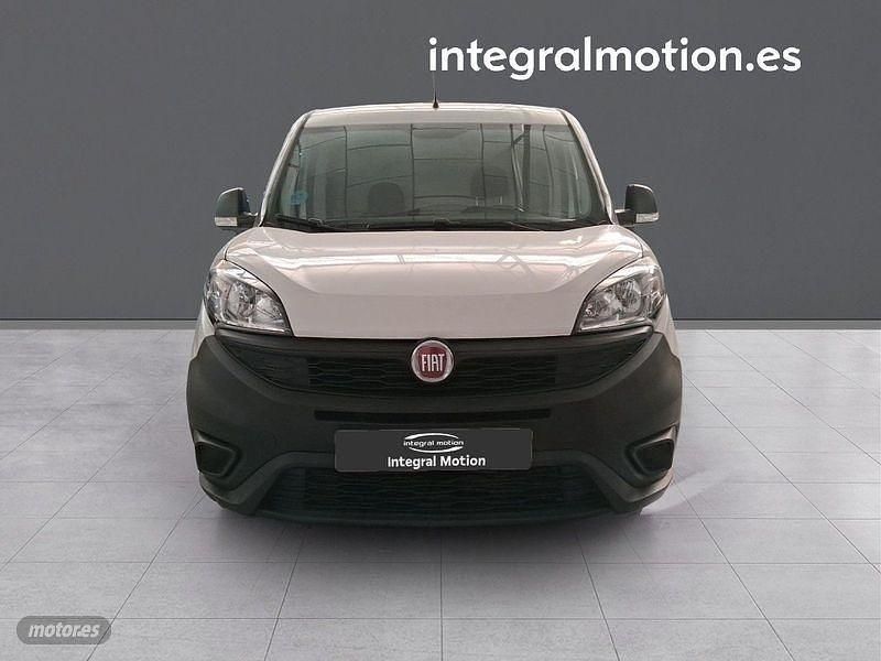 Usado Fiat Doblò 95 CV (69 kW) 2021 Blanco Monovolumen