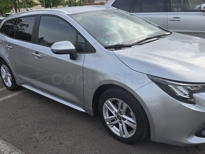 Usado Toyota Corolla Active 122 CV (89 kW) 2023 Gris / plata Familiar