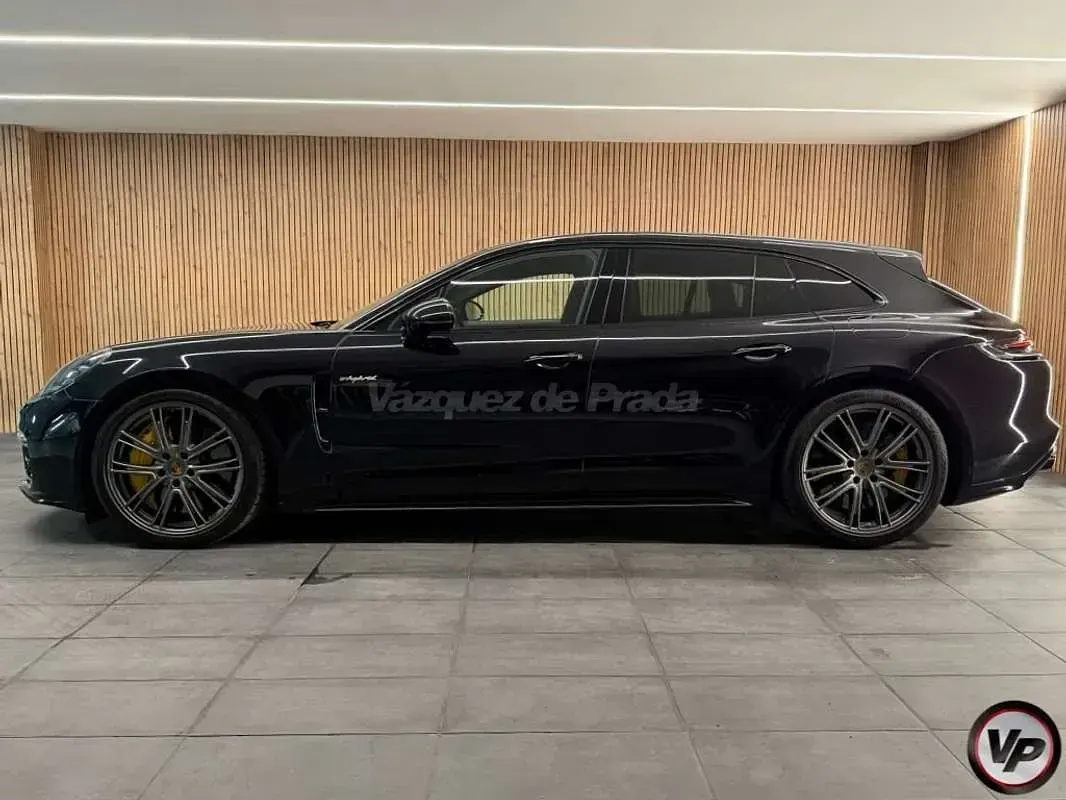 Usado Porsche Panamera Sport Turismo 549 CV (403 kW) 2020 Negro Familiar