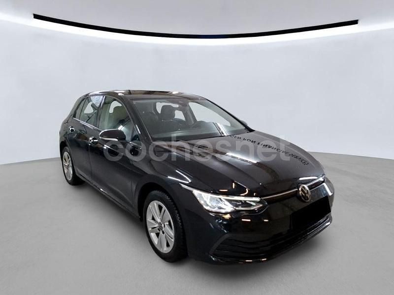 Usado VW Golf VIII Life 110 CV (80 kW) 2022 Negro Berlina