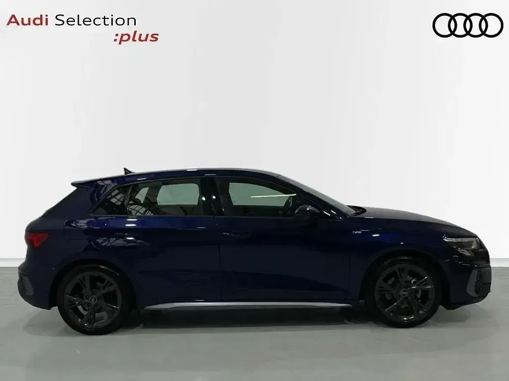 Usado Audi A3 S-Line 150 CV (110 kW) 2023 Azul Berlina