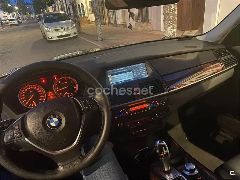 Käytetty BMW X5 Comfort Edition 218 HP (160 kW) 2007 Musta Katumaasturi