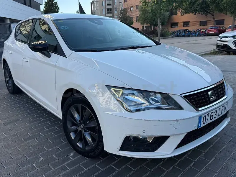 Usado Seat Leon XCELLENCE 150 CV (110 kW) 2020 Blanco Berlina
