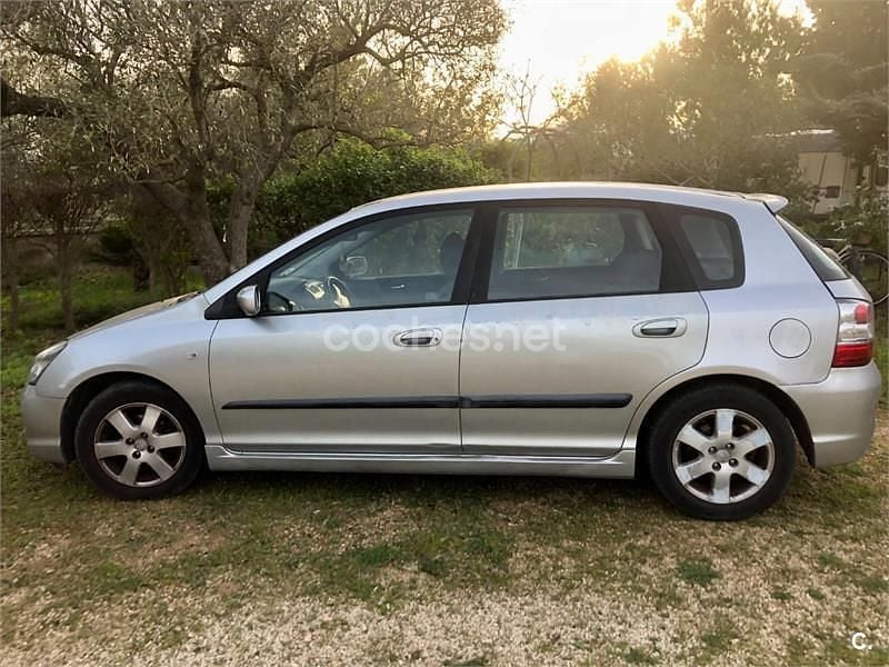 Usado Honda Civic LS 110 CV (80 kW) 2005 Gris / plata Berlina