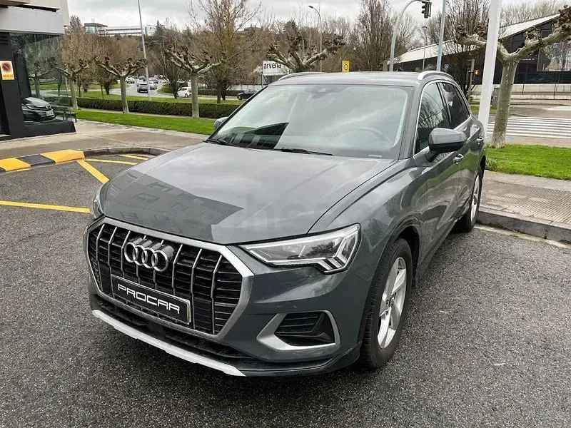 Usado Audi Q3 Advanced Plus 150 CV (110 kW) 2022 Gris / plata SUV