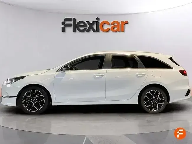 Usado Kia Ceed Style 100 CV (73 kW) 2025 Blanco Utilitario