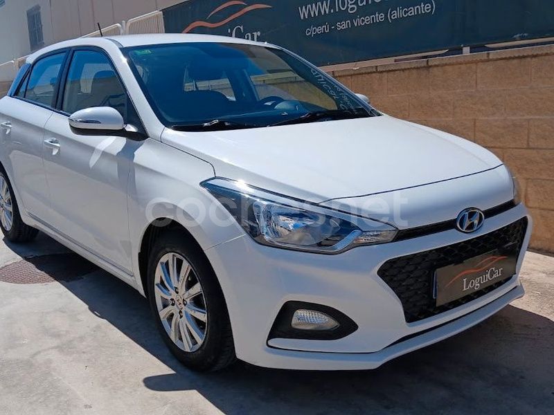 Blanco Usado 2019 Hyundai i20 Berlina | 11.600 € (Precio justo) - Imagen 1/4
