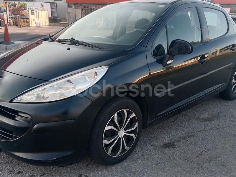 Negro Usado 2008 Peugeot 207 Berlina | 2699 € (Buen precio) - Imagen 1/4