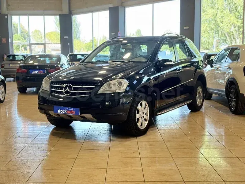Usado Mercedes ML280 190 CV (139 kW) 2007 Negro SUV