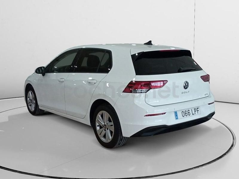 Usado VW Golf VIII Life 115 CV (84 kW) 2021 Blanco Berlina
