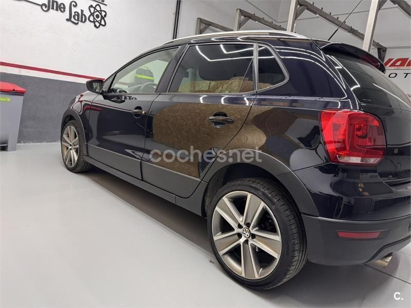 Negro Usado 2011 VW Polo Cross Utilitario | 7999 € - Imagen 1/4