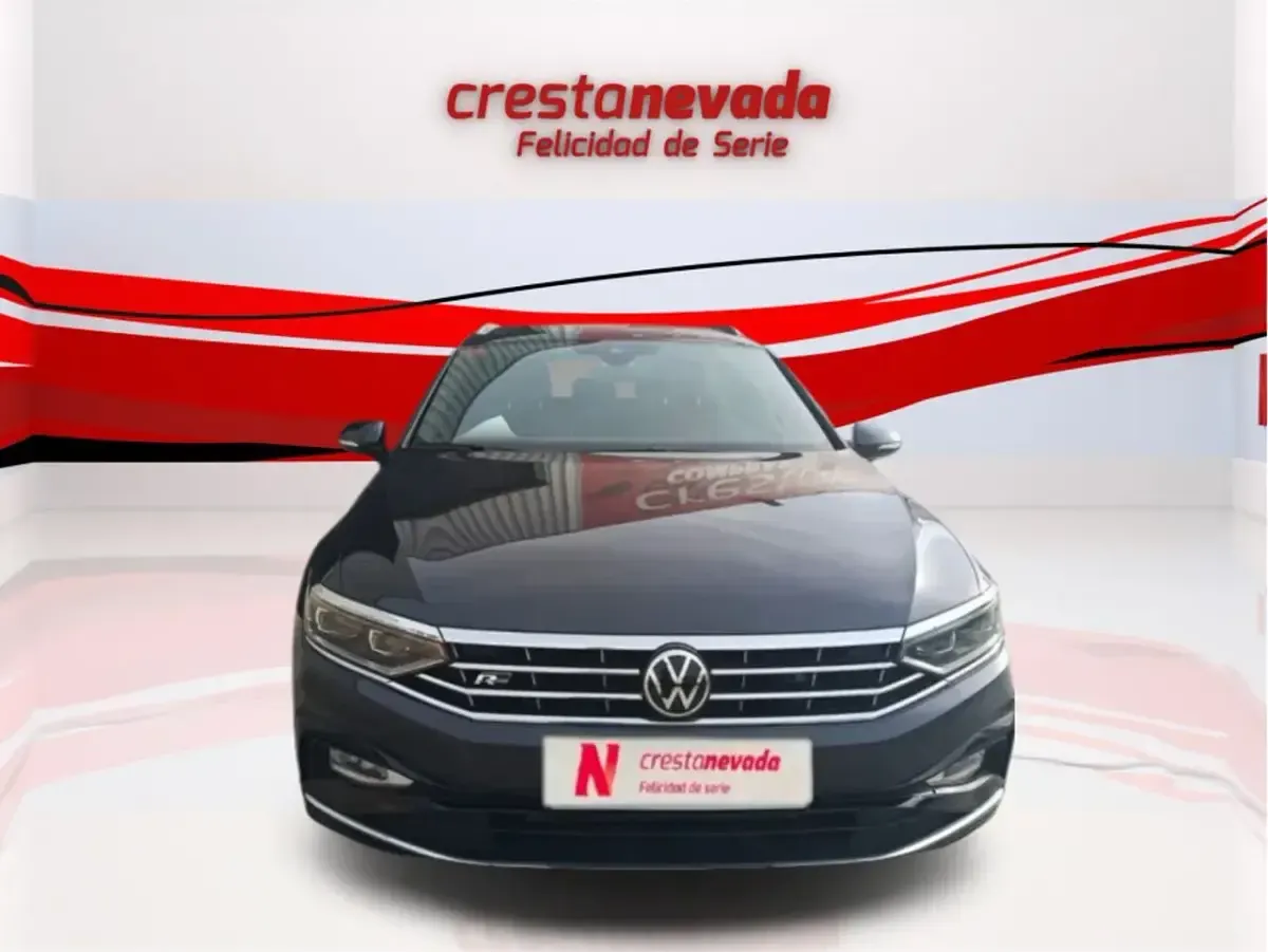 Usado VW Passat R-line 150 CV (110 kW) 2021 Negro Familiar