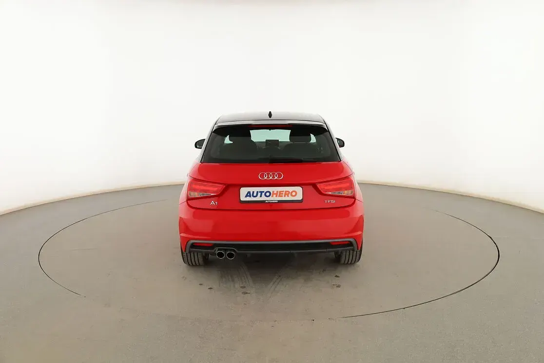 Usado Audi A1 Sportback Attraction 125 CV (91 kW) 2016 Rojo Utilitario