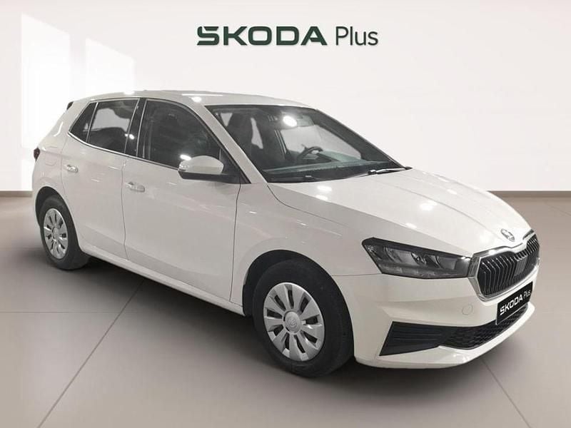 Usado Skoda Fabia Active 80 CV (58 kW) 2022 Blanco Utilitario
