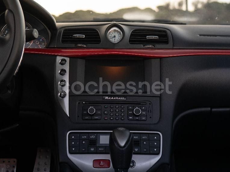 Usado Maserati GranCabrio 450 CV (330 kW) 2012 Rojo Descapotable