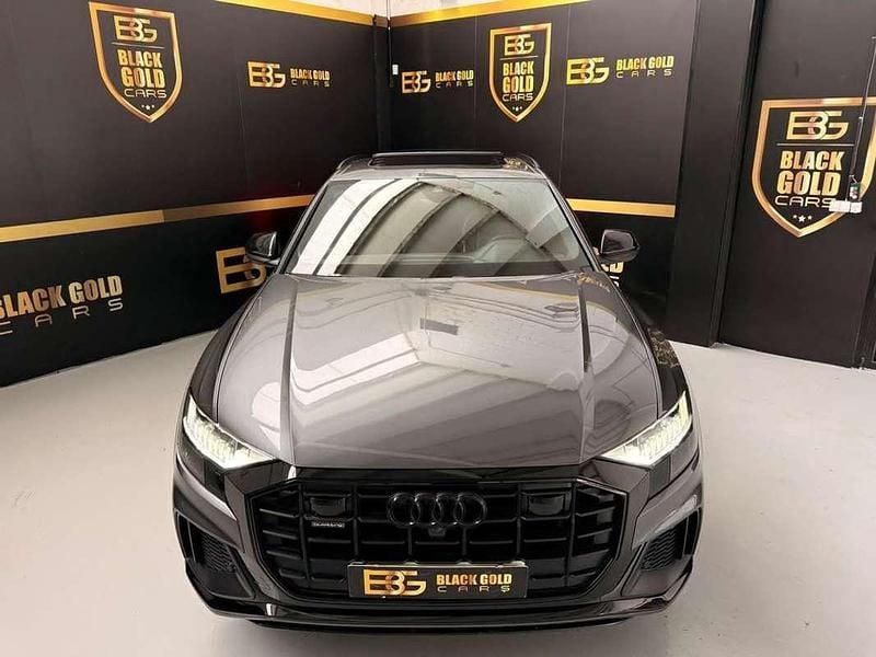 Usado Audi Q8 S-Line 286 CV (210 kW) 2022 Gris SUV