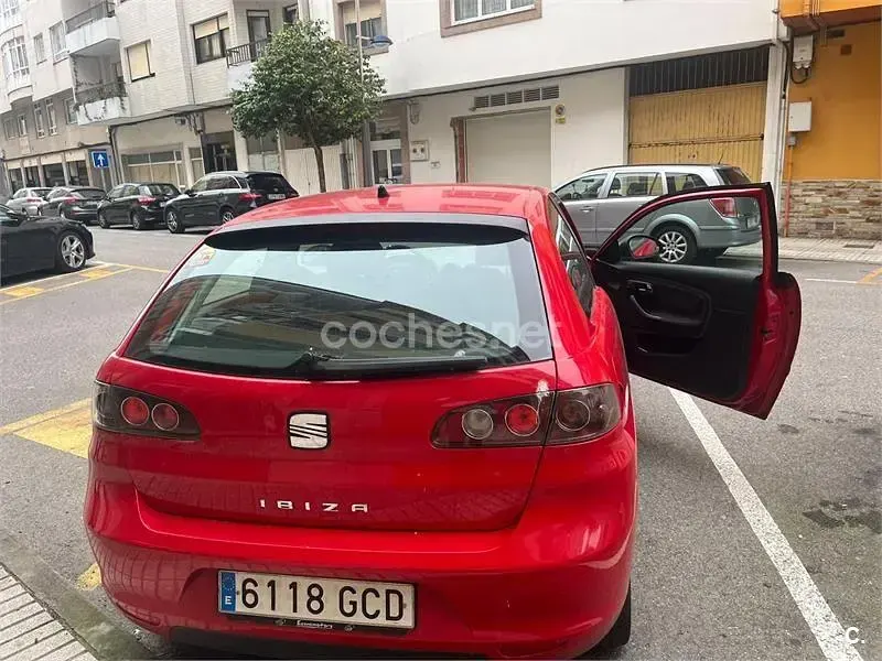 Usado Seat Ibiza 70 CV (51 kW) 2008 Rojo Berlina