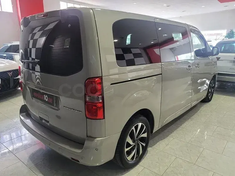 Usado Citroën Spacetourer Shine 150 CV (110 kW) 2019 Gris / plata Monovolumen