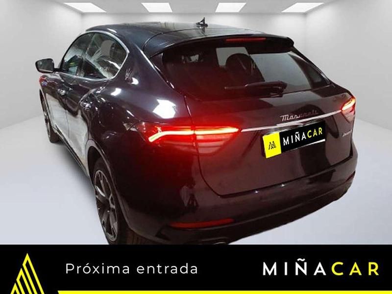 Usado Maserati Levante GT 330 CV (242 kW) 2022 Gris SUV