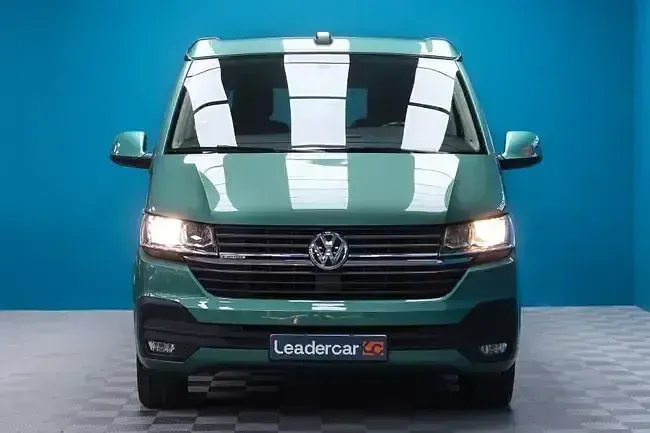 Usado VW California Beach 204 CV (150 kW) 2021 Verde Van