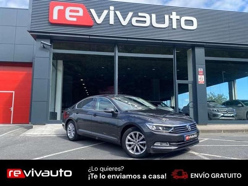 Usado VW Passat Advance 151 CV (111 kW) 2019 Negro Berlina