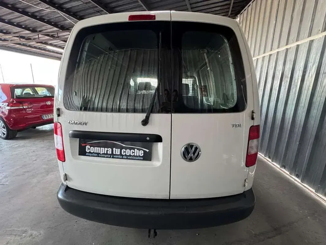 Usado VW Caddy Life 105 CV (77 kW) 2010 Blanco Monovolumen