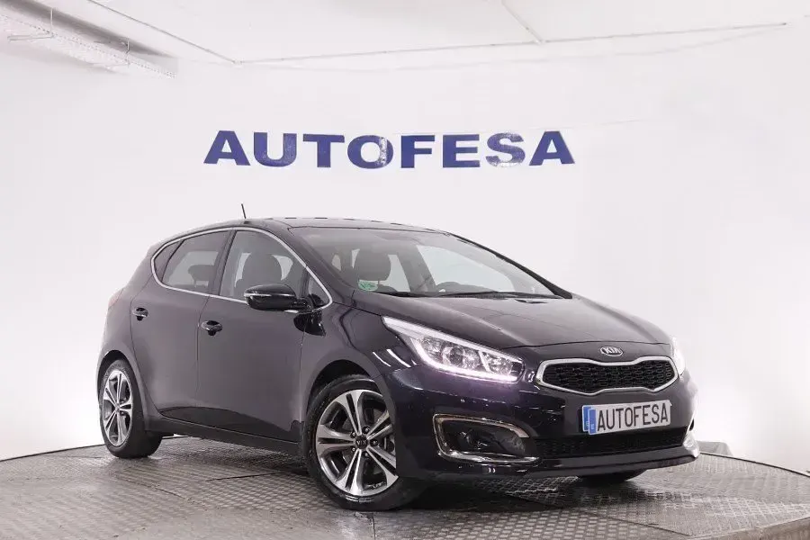 Usado Kia Ceed 136 CV (100 kW) 2016 Negro metalizado Utilitario